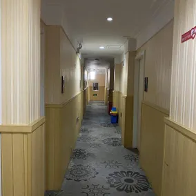 Huayi Business Hotel - Image 2