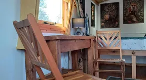 Poachers Keep, Shepherds Hut - Image 2