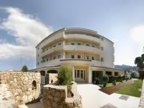 AHR Baja Hotel & Spa Cannigione - Image 2