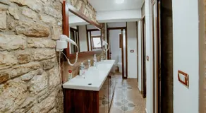 Berat Backpackers Hostel - Image 2