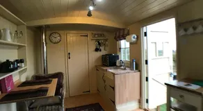 Luxury Shepherd's Hut (The Hawthorn) i Templehall - Image 3