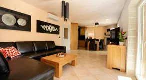 Cozy Holiday Home in Rogovici with Swimming Pool - Image 3