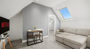 Great Maidstone Flat with Parking - Sleeps 3 - Image 2
