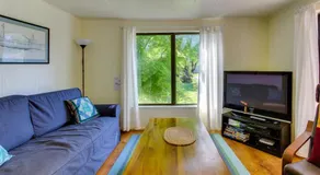 Cozy home with private hot tub near Ridge Trail and golf - Image 2