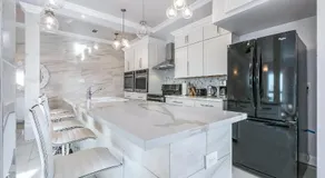 Stunning Penthouse in the Heart of the City - Image 2