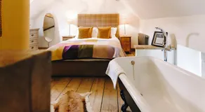 The Gin Trap Inn - Image 2