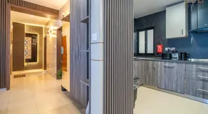 3BR Designer Stay with Outdoor Space, WIFI & AC by 360 Estates - Image 4