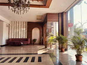 Hotel The Emerald - Image 2