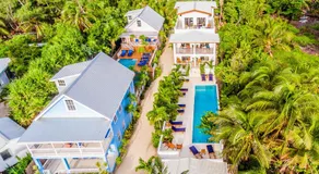 Weezie's Ocean Front Hotel and Garden Cottages - Image 4