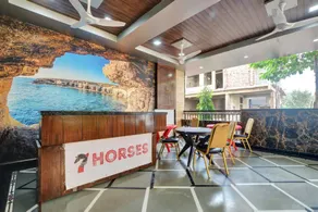Hotel O Seven Horses Hotel - Image 3