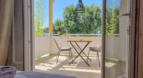 San Francis-Near The Sea Apartments - Image 5