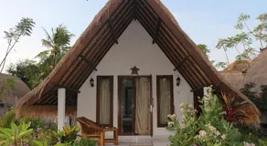 Star Bar and Bungalows - Image 3
