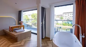 Tongli Slowlife River View Inn - Image 2