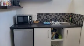 Hemel en Aarde Village Accommodation - Image 4