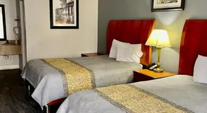American Way Inn & Suites - Image 5