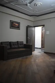 Hotel Lilac Doors - Image 5