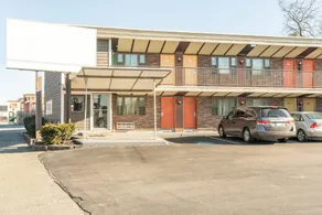 OYO Hotel Malden MA Broadway - Image 4