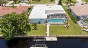 Waterfront Paradise! Heated Pool, Dock, Grill, Fishing near restaurants and shops - Image 4