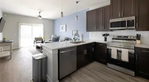 Landing Modern 1BD Pool Gym - Image 3