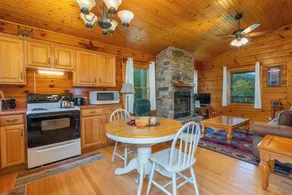 Engadine Inn and Cabins - Image 4