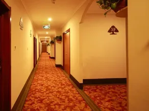 GreenTree Inn Shandong Yantai Longkou East Bus Station Shell Hotel - Image 2