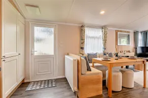 Luxury Modern Family Lodge, Pools & Activity Pass - Image 3