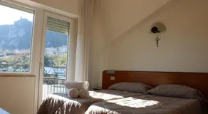 Hotel Crocenzi - Image 2