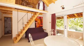 Stone House Mia - Image 2