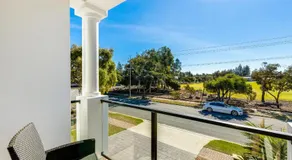 Swainson on 1 Lexington - 200m to Beach! - Image 3