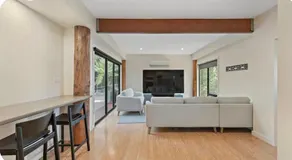 Beautiful hill side house - Image 2