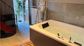 VILLA Como, Jacuzzi Spa and Private Pool - Image 4