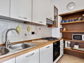 Spacious Apartment near Lake in Dongo - Image 4