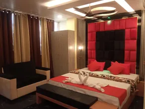 Golden View Hotel - Image 2