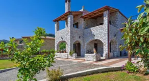 Charming Villa - Image 5