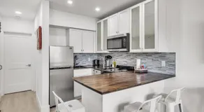 Convenient Quiet Retreat in Prime Location - Image 5