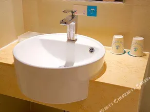 City Comfort Inn Foshan Kuiqi Road Metro Station - Image 4