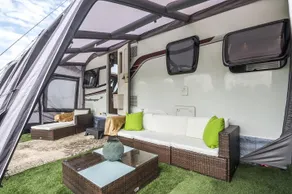 Lake Side Luxury Tourer, Carn Springs , Near Tenby - Image 2