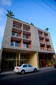 Sunrise 42 Suites Hotel - Image 4