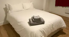 Spacious Stay in the Heart of the Town - Image 4