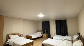 RedLine Hostel & Pool bar - Image 2