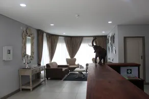 Tlou Safari Lodge - Image 4