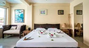 Campbells Beach Resort - Image 2
