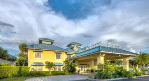 Naples Garden Inn - Image 3
