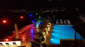 hotel Labyrinth pool - Image 2