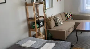 Studio Apartment at Chain-Bridge - Image 2