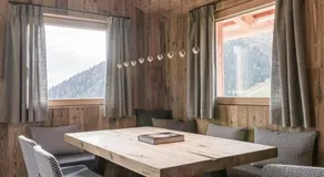 Stay COOPER I DIAMANTIDI Lodge - Modern Mountain Chalet in the Dolomites - Image 2
