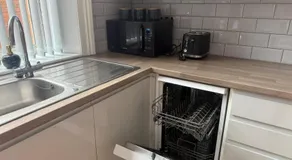 Luxury 1BR in Rochdale Centre - Image 5