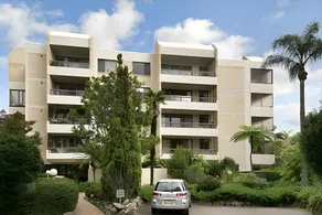 Newly Renovated Immaculate 1BR Apartment - Image 4