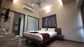 LA CASA ROYALE - Image 5