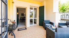 GuestHost - Alba Charming Flat with Parking - Image 2
